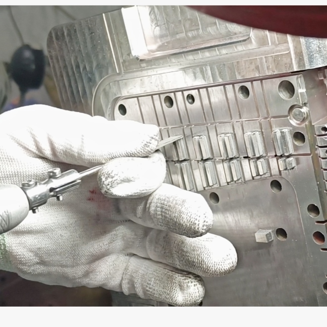 Hardware mold parts polishing treatment
